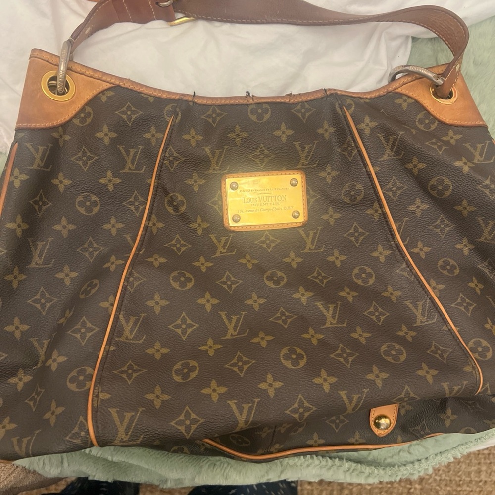 Authentic Louis Vuitton Dark Brown Monogram Shoulder Bag FIRM